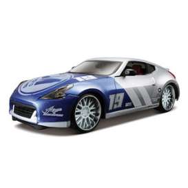 Nissan  - 2009 blue/silver - 1:24 - Maisto - 31353bs - mai31353bs | Toms Modelautos