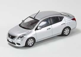 Nissan  - Latio silver - 1:43 - J Collection - 77001SL - jc77001SL | Toms Modelautos