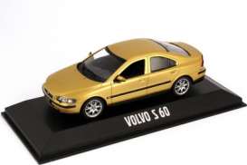 Volvo  - 2002 gold - 1:43 - Minichamps - 433171263 - mc433171263 | Toms Modelautos