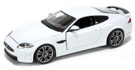 Jaguar  - 2014 white - 1:24 - Bburago - 21063w - bura21063w | Toms Modelautos