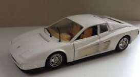 Ferrari  - 1984 white - 1:24 - Bburago - 0104w - bura0104w | Toms Modelautos