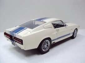 Shelby  - 1967 white/blue - 1:18 - Shelby Collectibles - shelby187 | Toms Modelautos