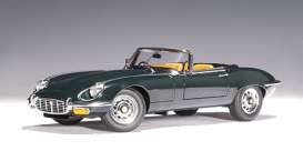 Jaguar  - green - 1:18 - AutoArt - 73522 - autoart73522 | Toms Modelautos