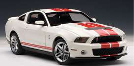 Ford Shelby - 2010 performance white - 1:18 - AutoArt - 72919 - autoart72919 | Toms Modelautos