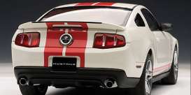 Ford Shelby - 2010 performance white - 1:18 - AutoArt - 72919 - autoart72919 | Toms Modelautos