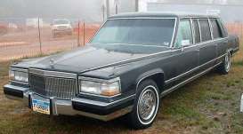 Cadillac  - 1991 black - 1:43 - Great Lighting Models - GLM43100201 | Toms Modelautos
