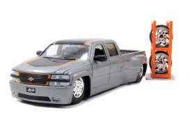 Chevrolet  - 1999 silver - 1:24 - Jada Toys - 54027W1-2 - jada54027W1-2 | Toms Modelautos