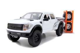 Ford  - 2011 white - 1:24 - Jada Toys - 54027W1-4 - jada54027W1-4 | Toms Modelautos