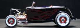 Ford  - 1932 black with flames - 1:18 - Acme Diecast - gmpA1805004TDC | Toms Modelautos