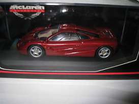 McLaren  - 1993 metallic red - 1:43 - Minichamps - 530133432 - mc530133432 | Toms Modelautos