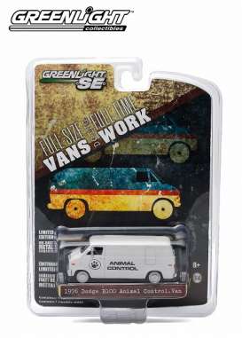Dodge - 1976 white/black - 1:64 - GreenLight - 29782 - gl29782 | Tom's Modelauto's Dodge - 1976 white/black - 1:64 - GreenLight - 29782 - gl29782 | Tom's Modelauto's