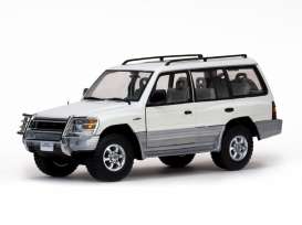 Mitsubishi  - 1998 summit white - 1:18 - SunStar - 1228 - sun1228 | Toms Modelautos