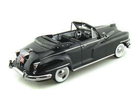 Chrysler  - 1948 black - 1:18 - Signature Models - sig68629bk | Toms Modelautos