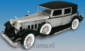 Packard  - 1930 silver/black - 1:18 - Signature Models - sig18115s | Toms Modelautos