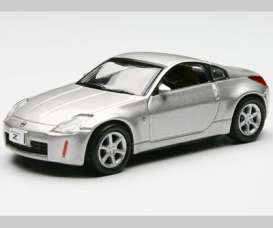 Nissan - silver - 1:64 - Kyosho - 6005s - kyo6005s | Toms Modelautos Nissan - silver - 1:64 - Kyosho - 6005s - kyo6005s | Toms Modelautos