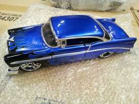 Chevrolet  - 1956 candy blue/black flames - 1:18 - Jada Toys - 90331b - jada90331b | Toms Modelautos
