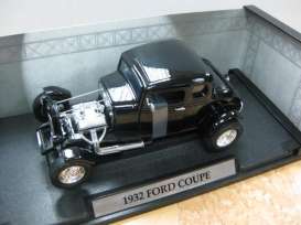 Ford  - 1932 black - 1:18 - Motor Max - 73172bk - mmax73172bk | Toms Modelautos