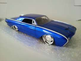 Ford  - 1963 candy blue - 1:24 - Jada Toys - 90361b - jada90361b | Toms Modelautos