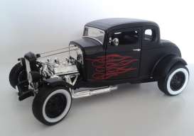 Ford  - 1932 matt black/red - 1:18 - Motor Max - 73172bkTDC - mmax73172bkTDC | Toms Modelautos