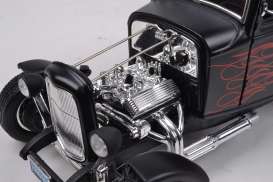 Ford  - 1932 matt black/red - 1:18 - Motor Max - 73172bkTDC - mmax73172bkTDC | Toms Modelautos