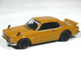 Nissan  - 1971 brown - 1:43 - Ebbro - ebb43583 | Toms Modelautos