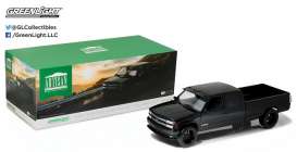 Chevrolet  - C-2500  1997 black - 1:18 - GreenLight - 19016 - gl19016 | Toms Modelautos