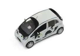 Mitsubishi  - 2010 white/black - 1:43 - J Collection - jc288 | Toms Modelautos