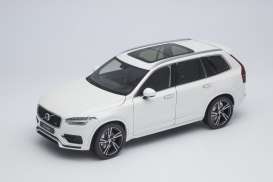 Volvo  - 2015 white - 1:18 - GTA - gta11009w | Toms Modelautos