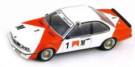 BMW  - 1985 white/red - 1:43 - Spark - sa055 - spasa055 | Toms Modelautos