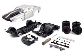 Chevrolet  - 1967 silver with black stripes - 1:24 - Jada Toys - 97362 - jada97362 | Toms Modelautos