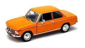 BMW  - 2002ti orange - 1:24 - Welly - 24053o - welly24053o | Toms Modelautos