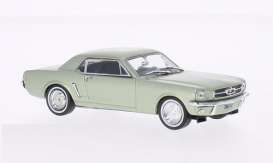 Ford  - 1965 light green - 1:43 - Whitebox - 121 - WB121 | Toms Modelautos