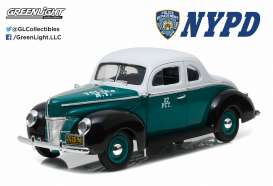 Ford  - Deluxe Coupe *NYPD* 1940 green/white/black - 1:18 - GreenLight - 12972 - gl12972 | Toms Modelautos