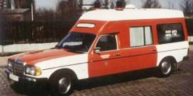 Mercedes Benz  - 1977 red/white - 1:43 - Minichamps - 437032061 - mc437032061 | Toms Modelautos
