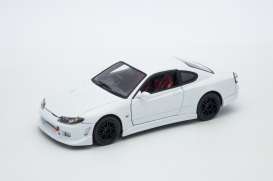 Nissan - white - 1:24 - Welly - 22485NSw - welly22485NSw | Tom's Modelauto's Nissan - white - 1:24 - Welly - 22485NSw - welly22485NSw | Tom's Modelauto's