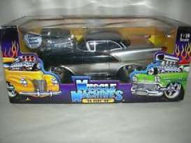 Oldsmobile  - 1956 black/silver - 1:18 - Muscle Machines - musm69020bks | Toms Modelautos