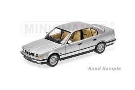 BMW  - 535i (E34) 1988 silver - 1:18 - Minichamps - 100024005 - mc100024005 | Toms Modelautos