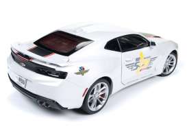 Chevrolet  - 2017 white - 1:18 - Auto World - 236 - AW236 | Toms Modelautos