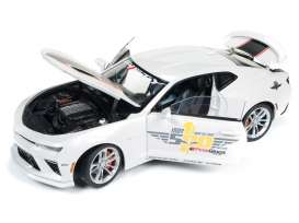 Chevrolet  - 2017 white - 1:18 - Auto World - 236 - AW236 | Toms Modelautos