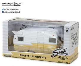 Shasta  - 2016 white/sand - 1:24 - GreenLight - 18235 - gl18235 | Toms Modelautos
