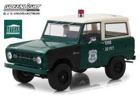Ford - Bronco 1967 green/white/black - 1:18 - GreenLight - gl19036 | Tom's Modelauto's Ford - Bronco 1967 green/white/black - 1:18 - GreenLight - gl19036 | Tom's Modelauto's