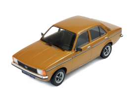 Opel  - 1977 Gold - 1:18 - Triple9 Collection - 1800121 - T9-1800121 | Toms Modelautos