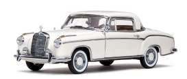 Mercedes Benz  - 220 SE Coupe 1959 ivory - 1:43 - Vitesse SunStar - 28665 - vss28665 | Toms Modelautos