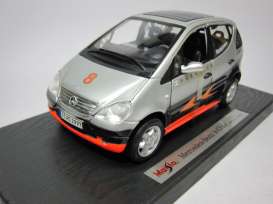 Mercedes Benz  - silver/black - 1:18 - Maisto - 35841 - mai35841 | Toms Modelautos