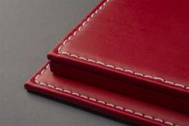 Accessoires diorama - leather red - 1:12 - Atlantic - 10091 - atl10091 | Toms Modelautos