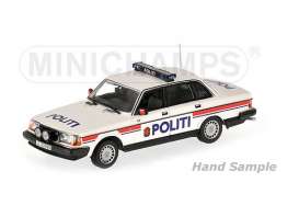 Volvo  - 1986 white/blue - 1:18 - Minichamps - 155171491 - mc155171491 | Toms Modelautos
