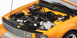Shelby  - 2007 orange - 1:18 - AutoArt - 73117 - autoart73117 | Toms Modelautos