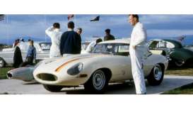 Jaguar  - creme - 1:18 - Paragon - 98381 - para98381 | Toms Modelautos