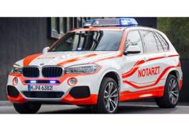 BMW  - white/orange - 1:43 - Paragon - 91044 - para91044 | Toms Modelautos