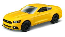 Chevrolet  - 2015 yellow - 1:64 - Bburago - 59044y - bura59044y | Toms Modelautos
